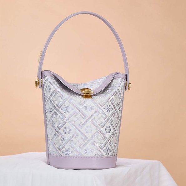 Tote bag - Image 5